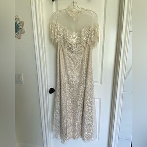 Loralie Lace Wedding Dress in Ecru